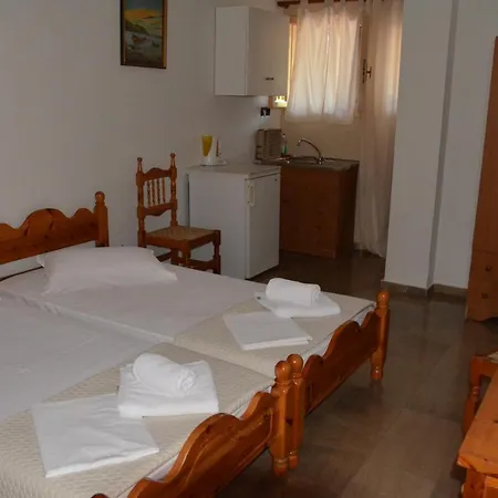 Petros アパートホテル 3*