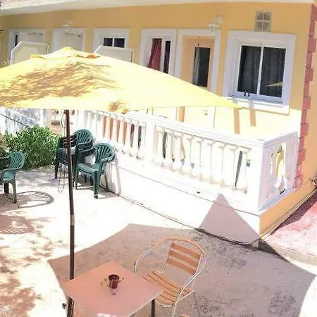 アパートホテル Petros