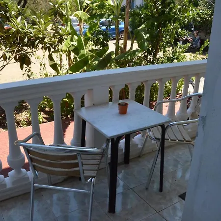 Petros Апарт-отель